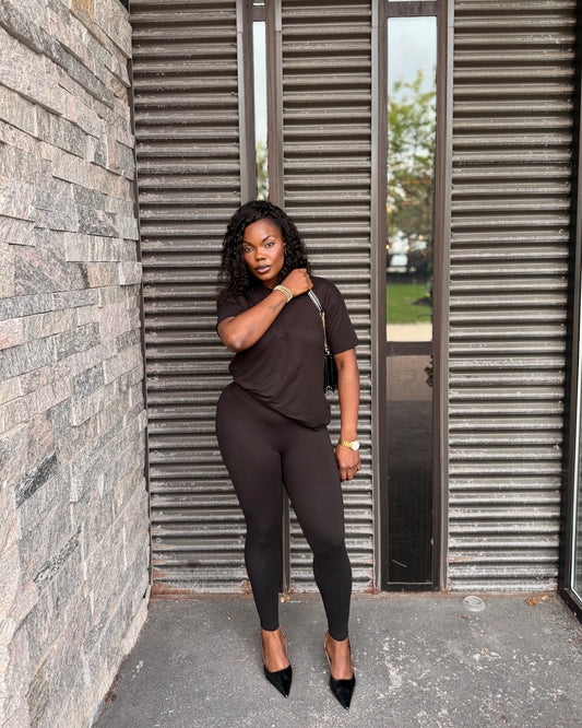 EE in Black