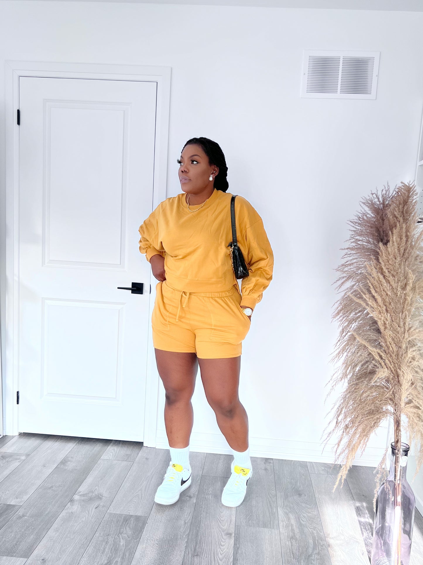 Easy essential short