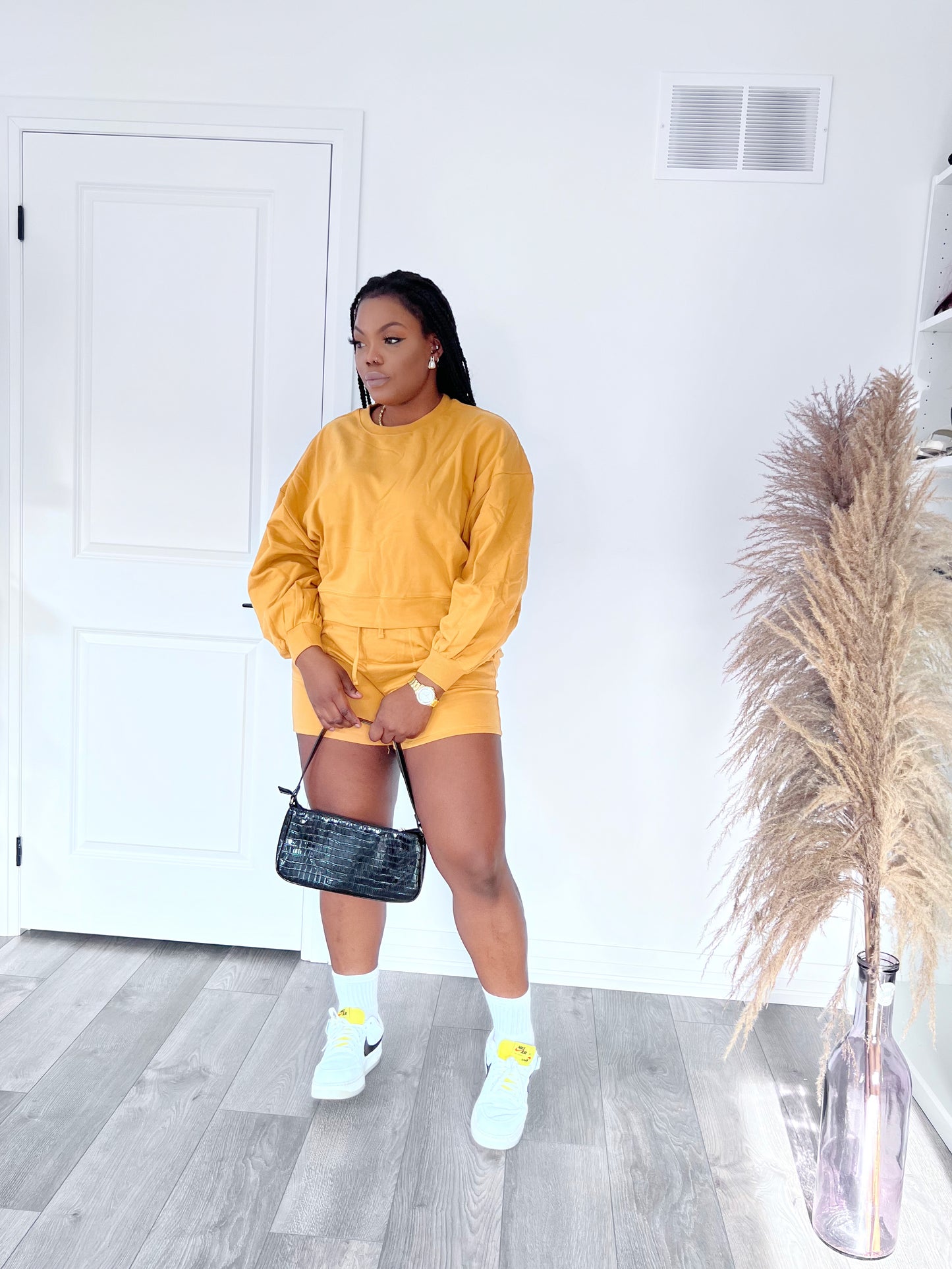 Easy essential short